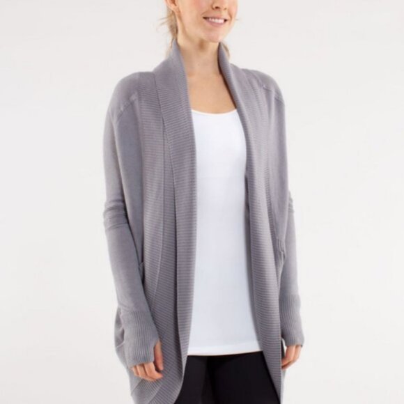 Lululemon Transformation Wrap Gray Size 10 - Picture 1 of 7